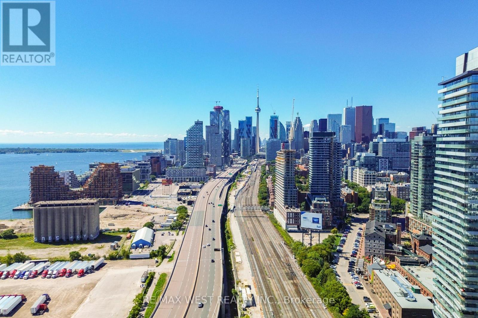 90 Distillery Lane, Toronto, Ontario  M5A 4R2 - Photo 35 - C12988308