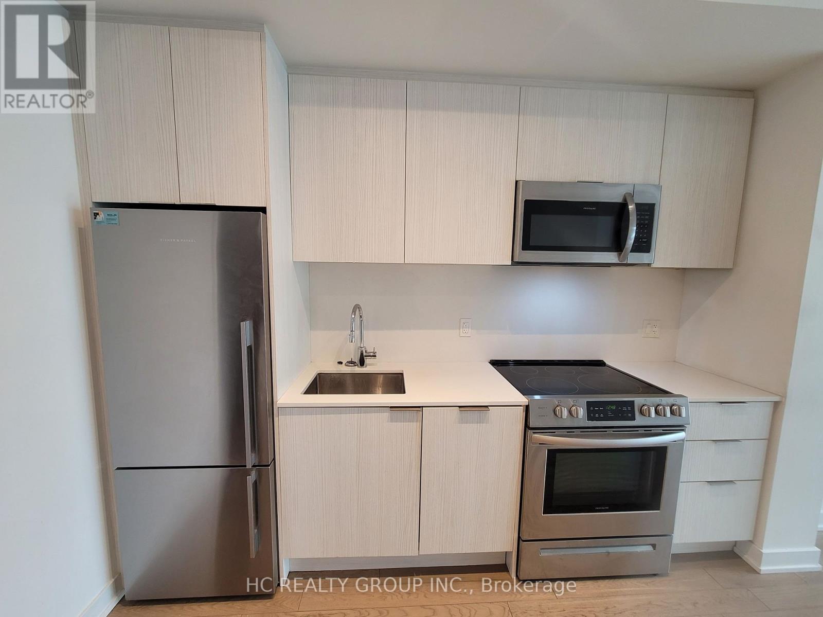 2207 - 25 Richmond Street E, Toronto, Ontario  M5C 0A6 - Photo 2 - C12988354