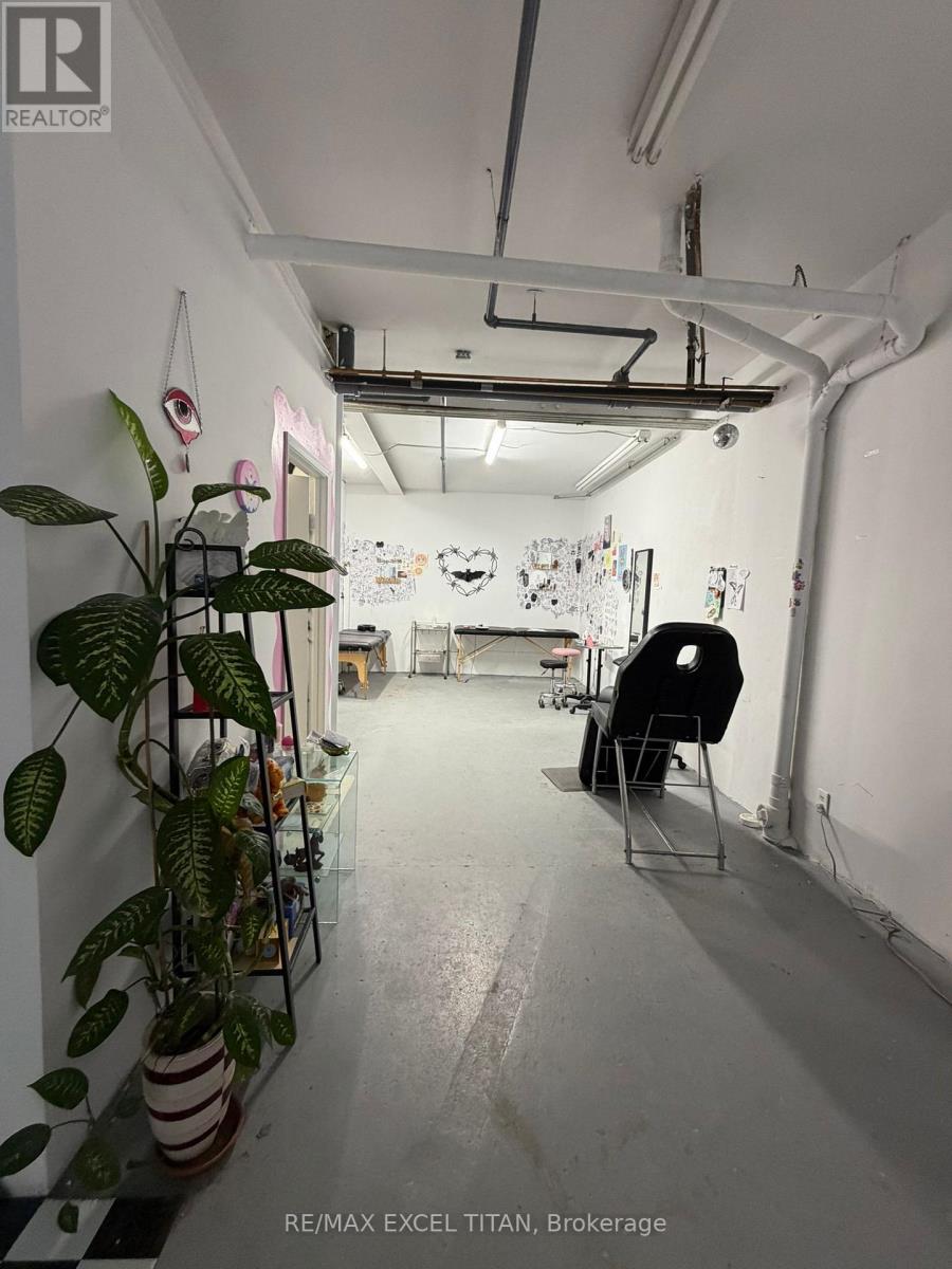 112 - 227 Sterling Road, Toronto, Ontario  M6P 3L4 - Photo 6 - C12941478