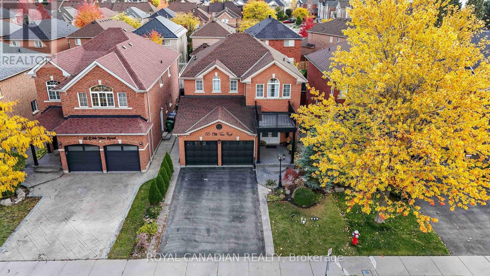 88 Olde Town Road, Brampton, Ontario  L6X 4X9 - Photo 3 - W12900700