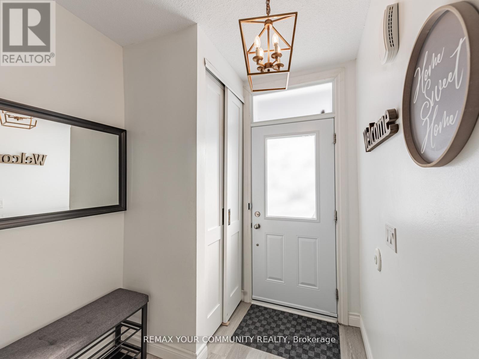 60 Dana Crescent, Vaughan, Ontario  L4J 2R5 - Photo 4 - N12988300