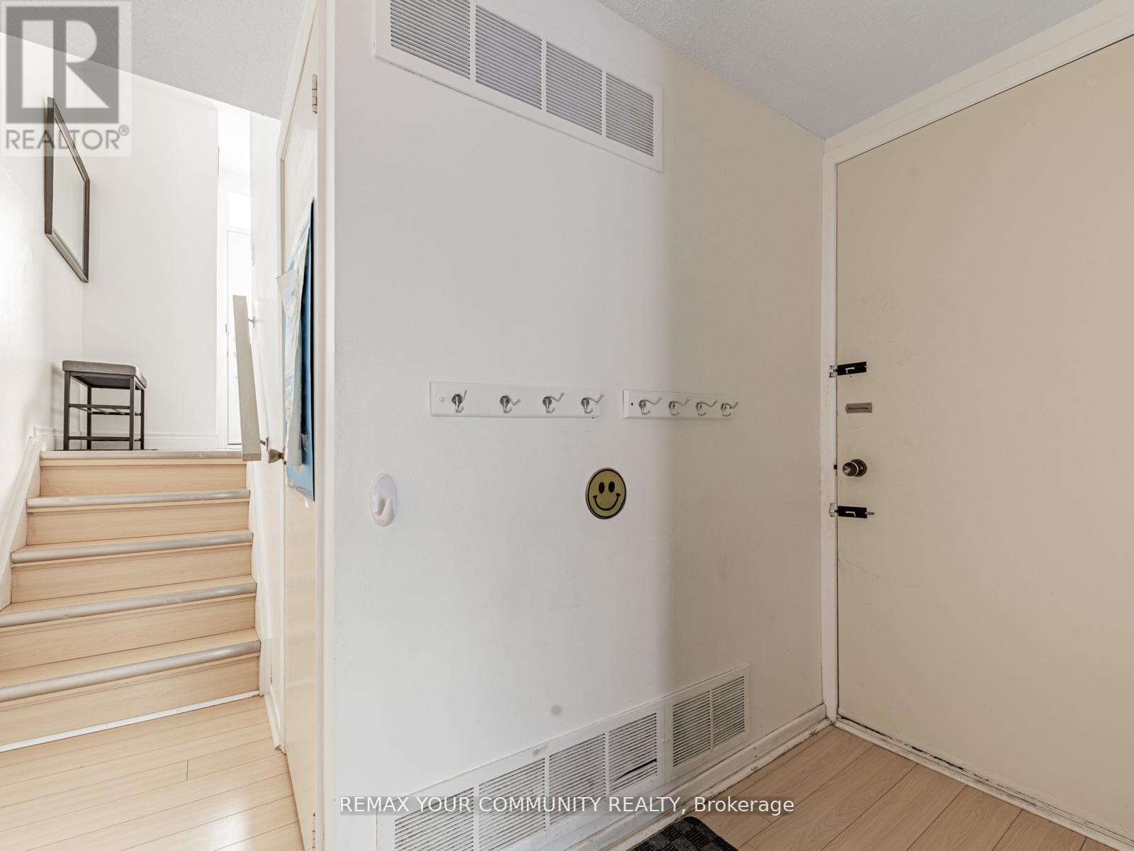 60 Dana Crescent, Vaughan, Ontario  L4J 2R5 - Photo 5 - N12988300