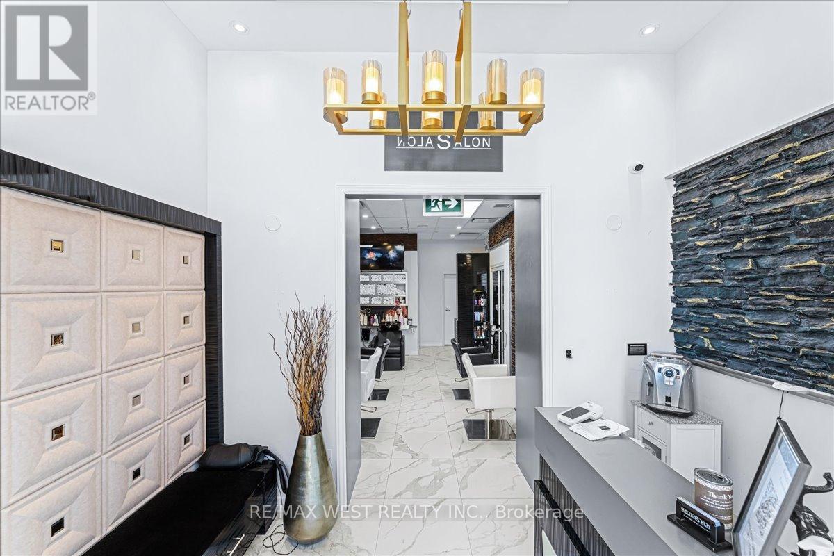 A8 - 9610 Yonge Street, Richmond Hill, Ontario  L4C 1V6 - Photo 11 - N12988302