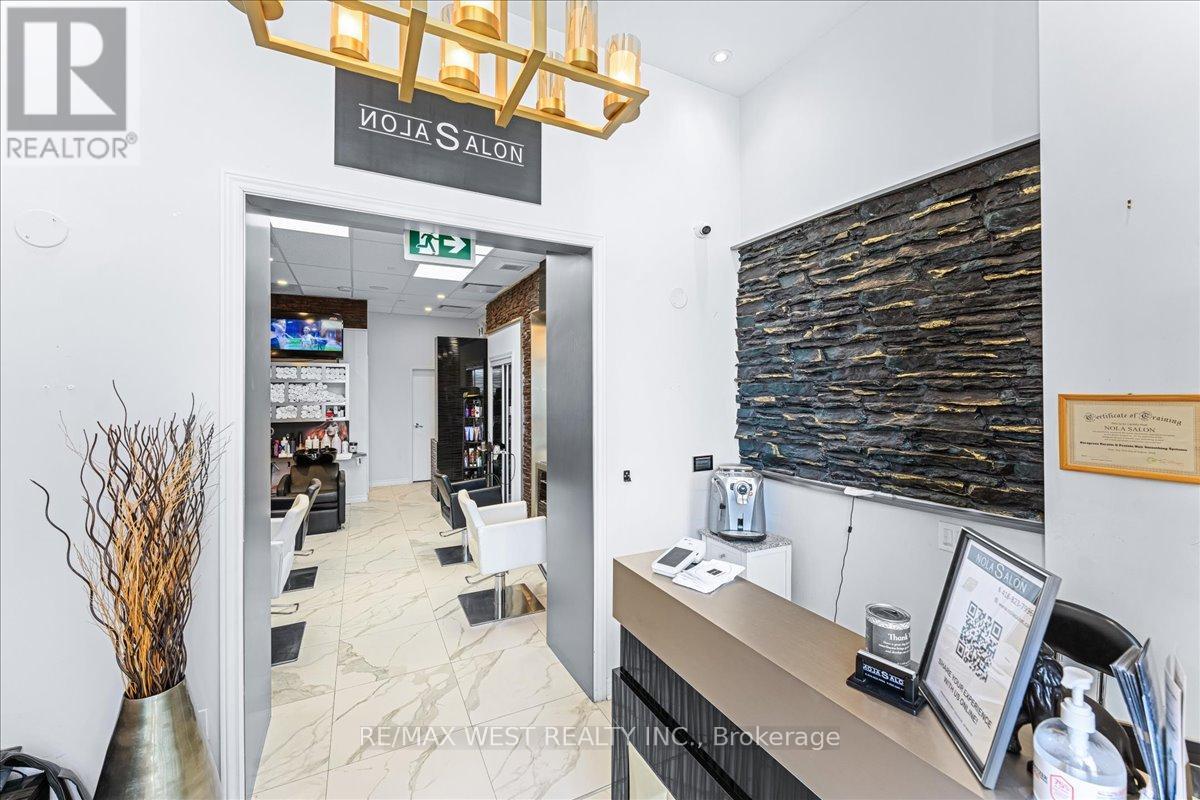 A8 - 9610 Yonge Street, Richmond Hill, Ontario  L4C 1V6 - Photo 13 - N12988302