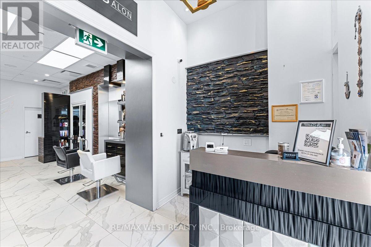 A8 - 9610 Yonge Street, Richmond Hill, Ontario  L4C 1V6 - Photo 15 - N12988302