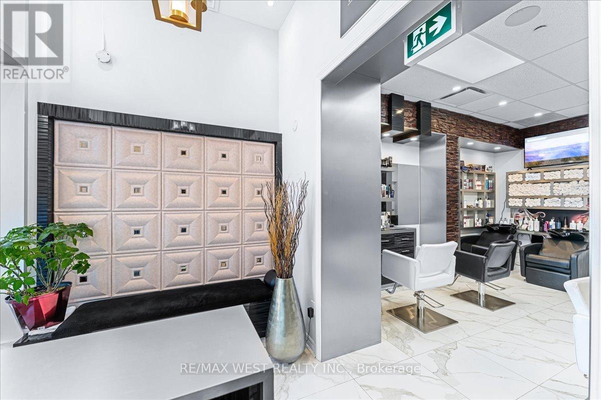 A8 - 9610 Yonge Street, Richmond Hill, Ontario  L4C 1V6 - Photo 16 - N12988302