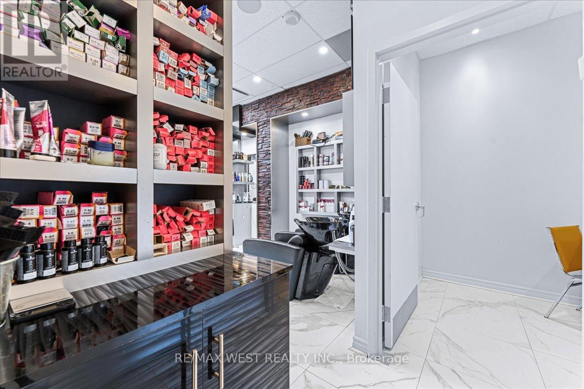 A8 - 9610 Yonge Street, Richmond Hill, Ontario  L4C 1V6 - Photo 19 - N12988302