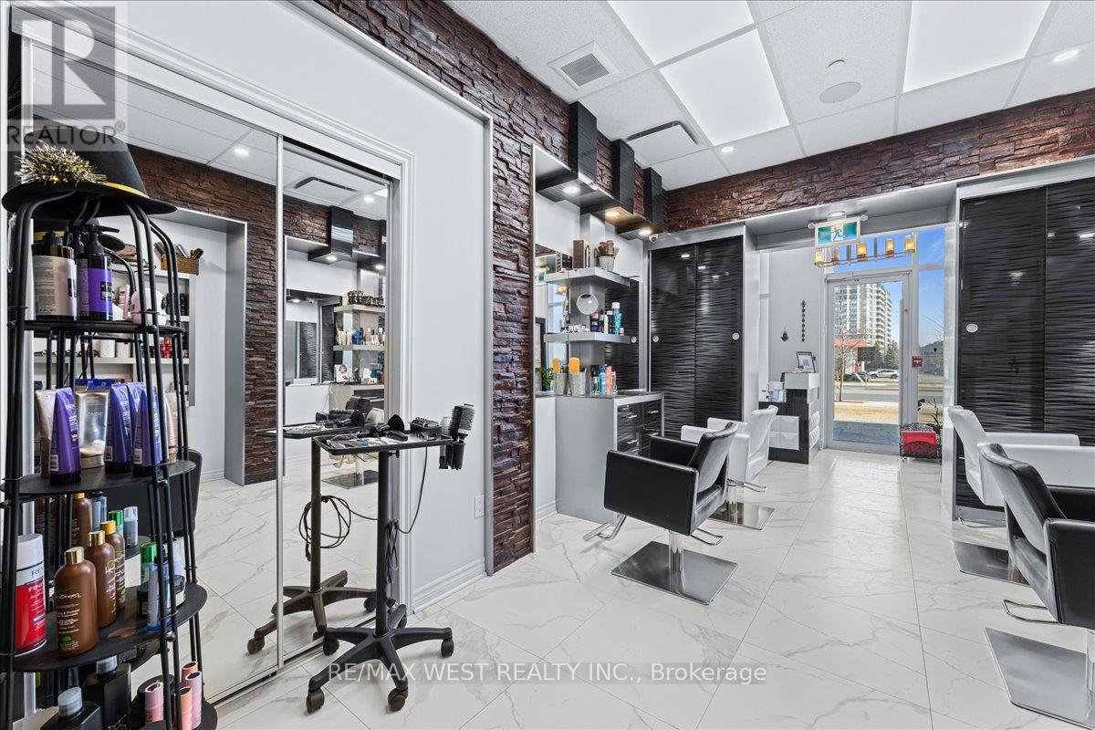 A8 - 9610 Yonge Street, Richmond Hill, Ontario  L4C 1V6 - Photo 3 - N12988302