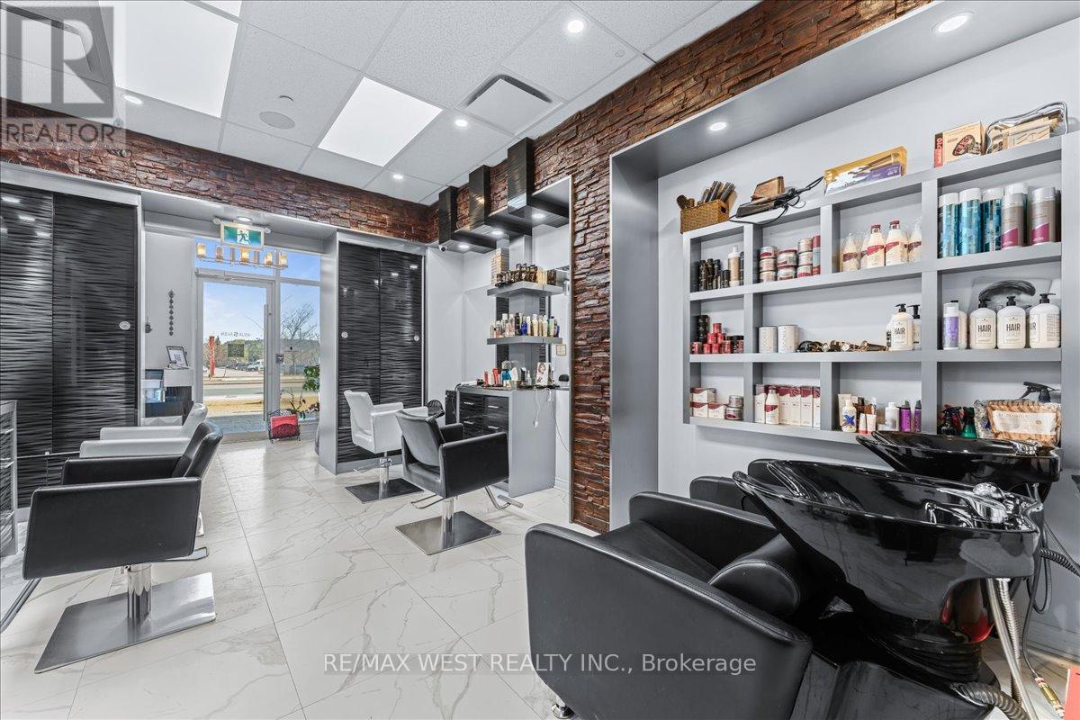 A8 - 9610 Yonge Street, Richmond Hill, Ontario  L4C 1V6 - Photo 4 - N12988302