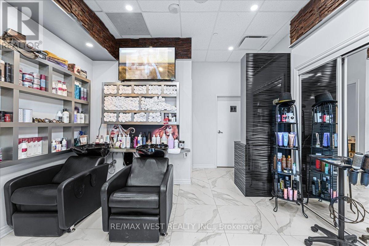 A8 - 9610 Yonge Street, Richmond Hill, Ontario  L4C 1V6 - Photo 7 - N12988302