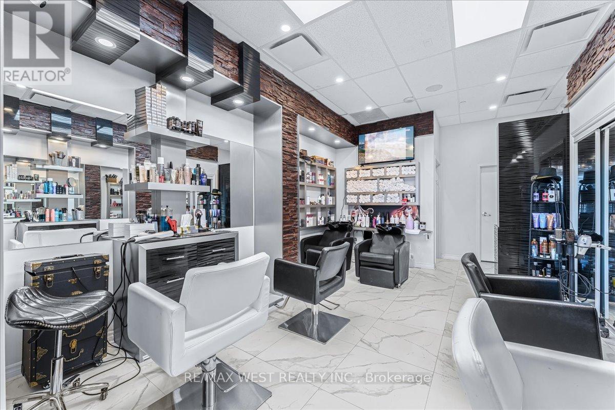 A8 - 9610 Yonge Street, Richmond Hill, Ontario  L4C 1V6 - Photo 8 - N12988302
