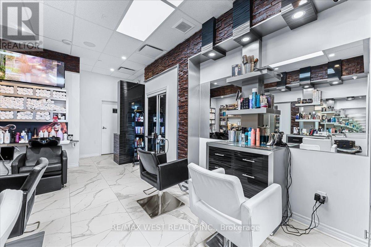 A8 - 9610 Yonge Street, Richmond Hill, Ontario  L4C 1V6 - Photo 9 - N12988302