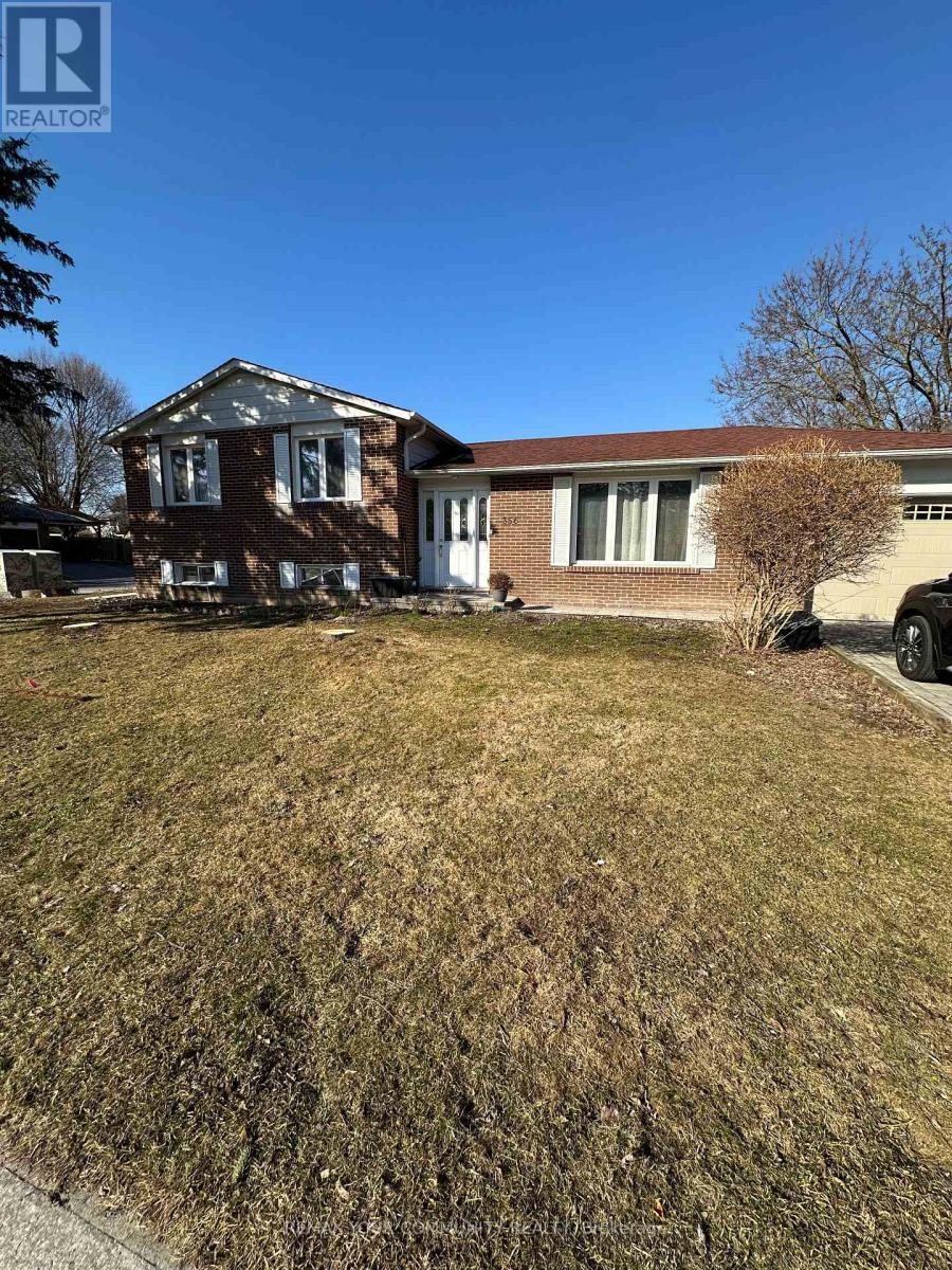 356 SANDFORD STREET, Newmarket, Ontario
