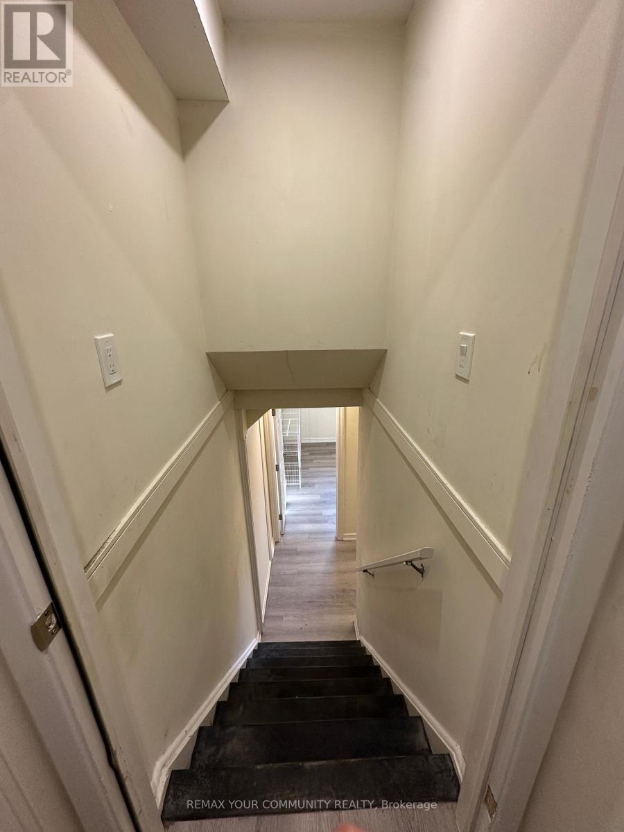 356 Sandford Street, Newmarket, Ontario  L3Y 4S3 - Photo 6 - N12988328