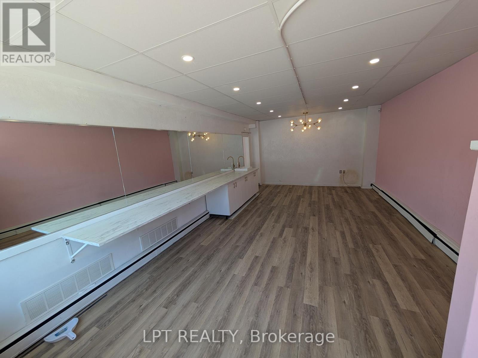 18 King Street, St. Catharines, Ontario  L2R 3H3 - Photo 11 - X12974284