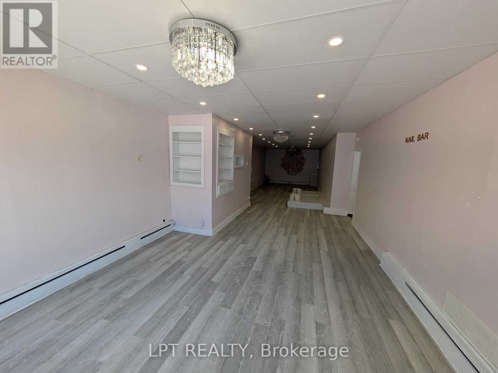 18 King Street, St. Catharines, Ontario  L2R 3H3 - Photo 4 - X12974284