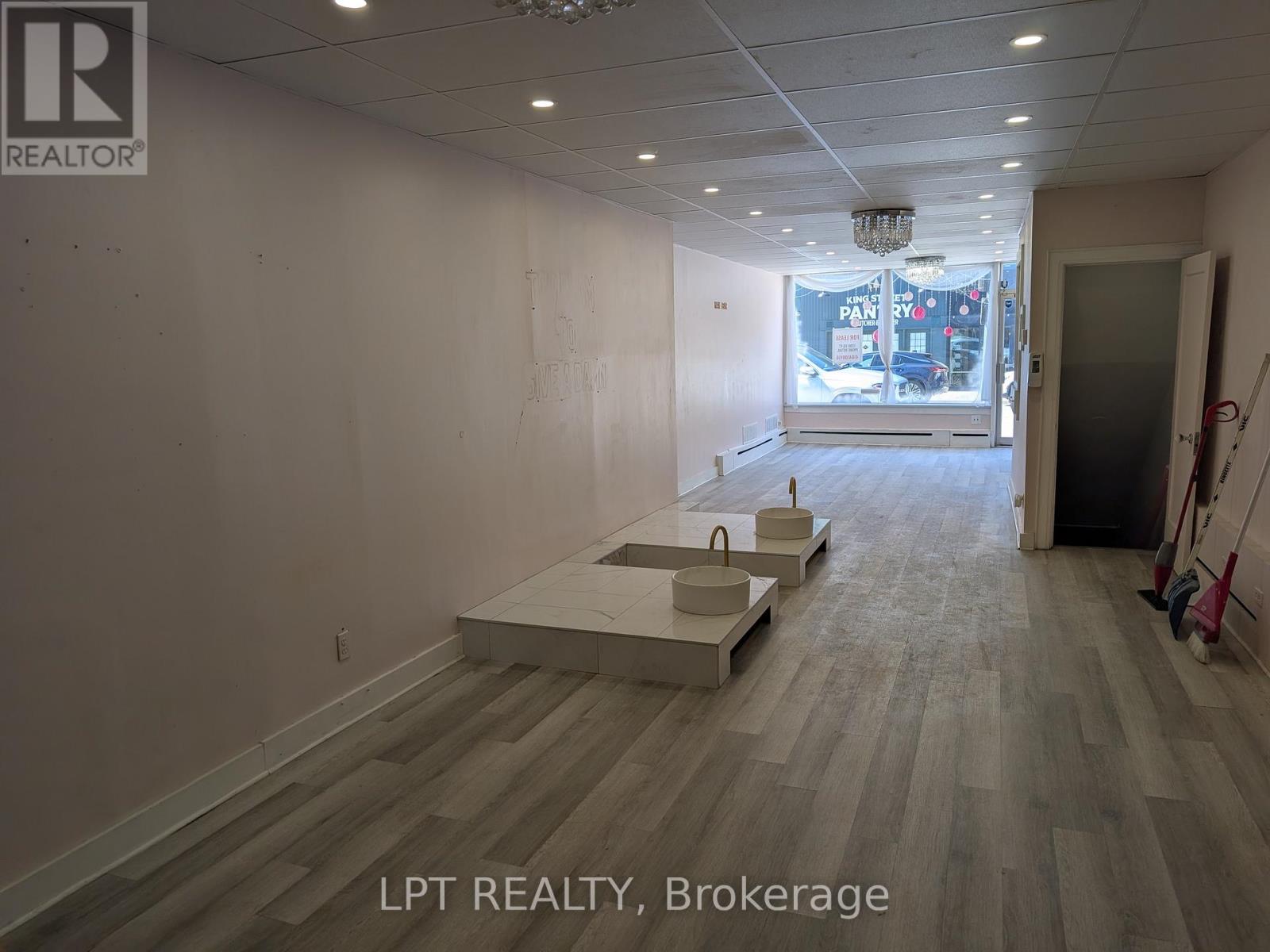 18 King Street, St. Catharines, Ontario  L2R 3H3 - Photo 7 - X12974284