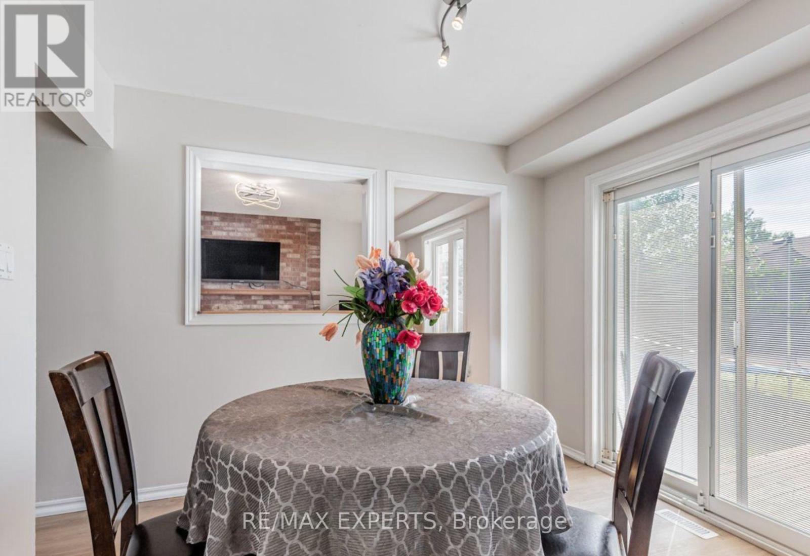 Upper - 135 Livingstone Street W, Barrie, Ontario  L4N 7J4 - Photo 11 - S12988332