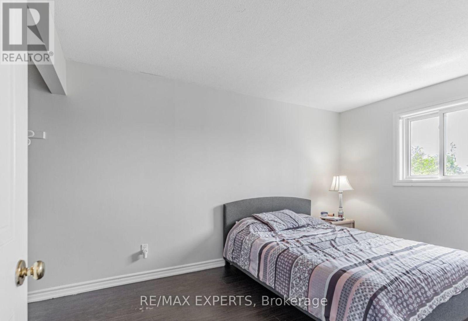 Upper - 135 Livingstone Street W, Barrie, Ontario  L4N 7J4 - Photo 12 - S12988332