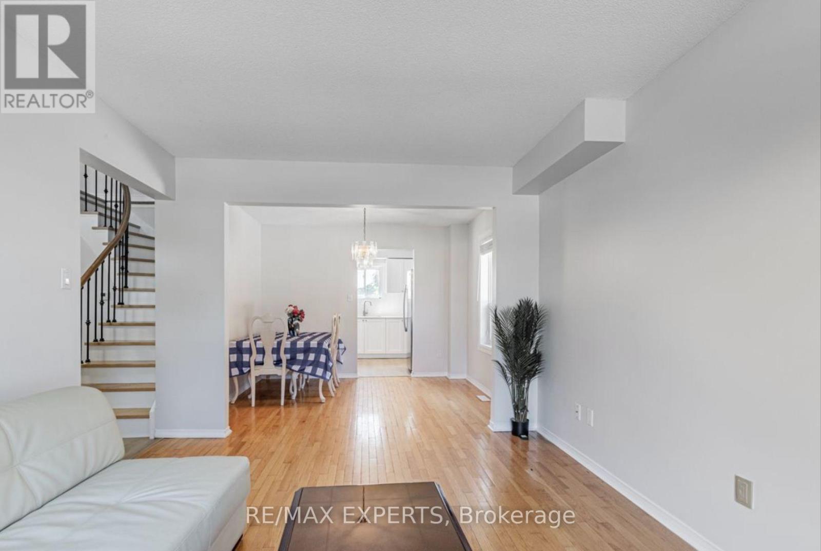 Upper - 135 Livingstone Street W, Barrie, Ontario  L4N 7J4 - Photo 7 - S12988332