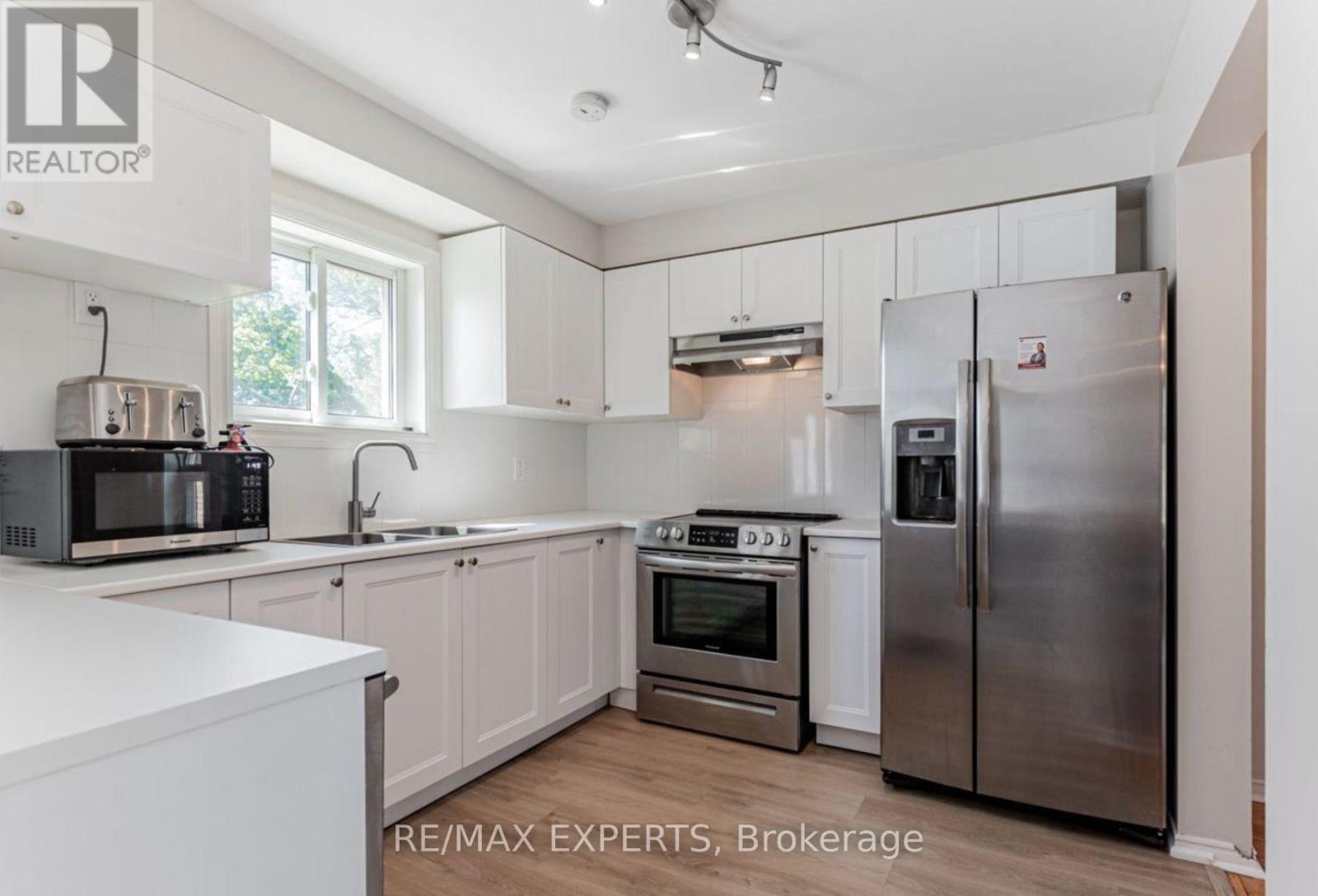 Upper - 135 Livingstone Street W, Barrie, Ontario  L4N 7J4 - Photo 9 - S12988332