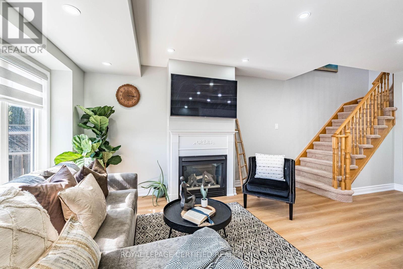 20 Harding Street, Halton Hills, Ontario  L7G 6B1 - Photo 15 - W12988306