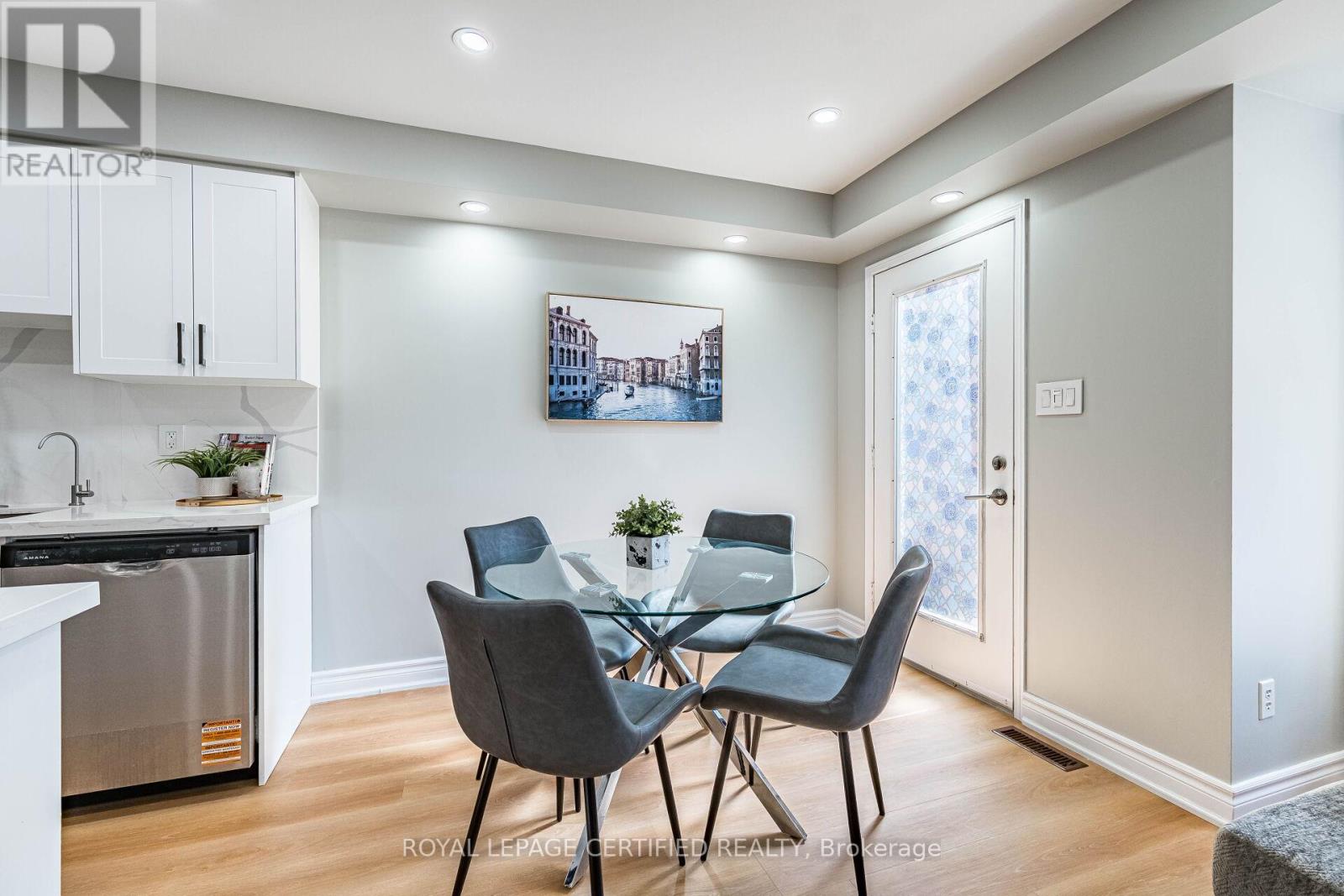 20 Harding Street, Halton Hills, Ontario  L7G 6B1 - Photo 20 - W12988306