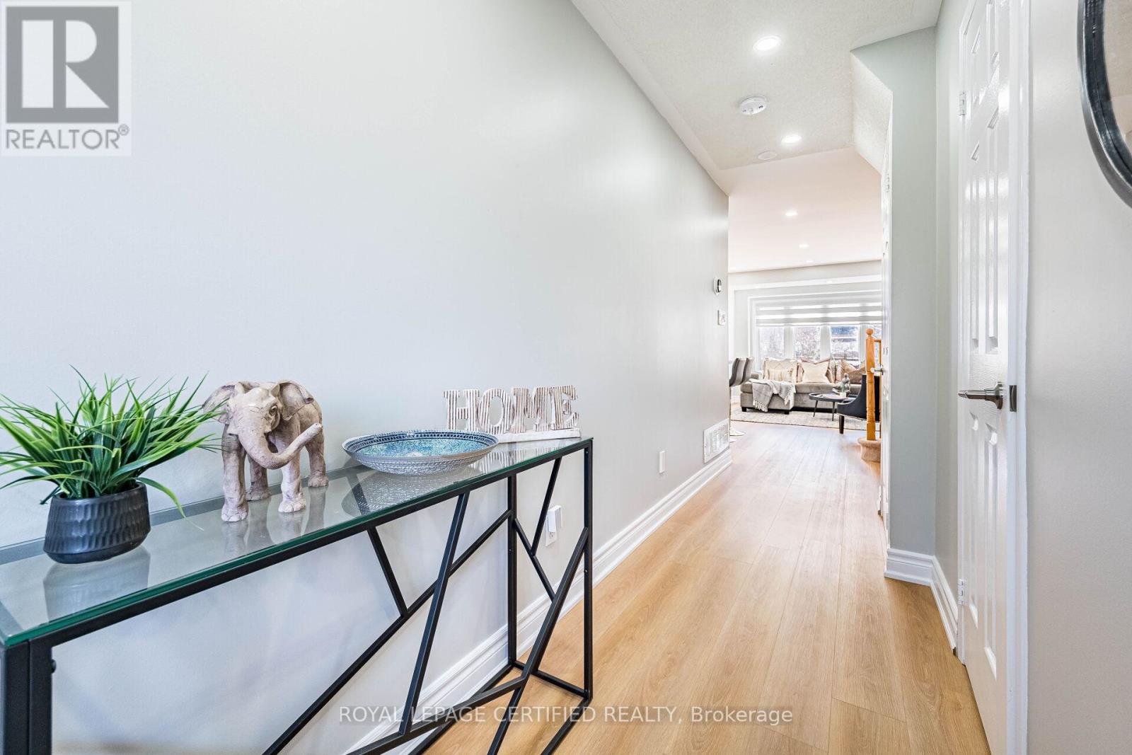 20 Harding Street, Halton Hills, Ontario  L7G 6B1 - Photo 6 - W12988306