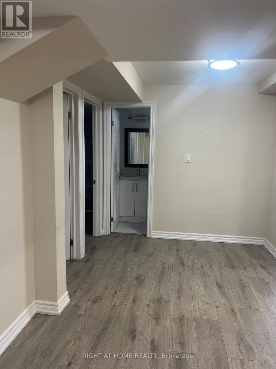 49 Divinity Circle, Brampton, Ontario  L7A 3Y4 - Photo 5 - W12988310