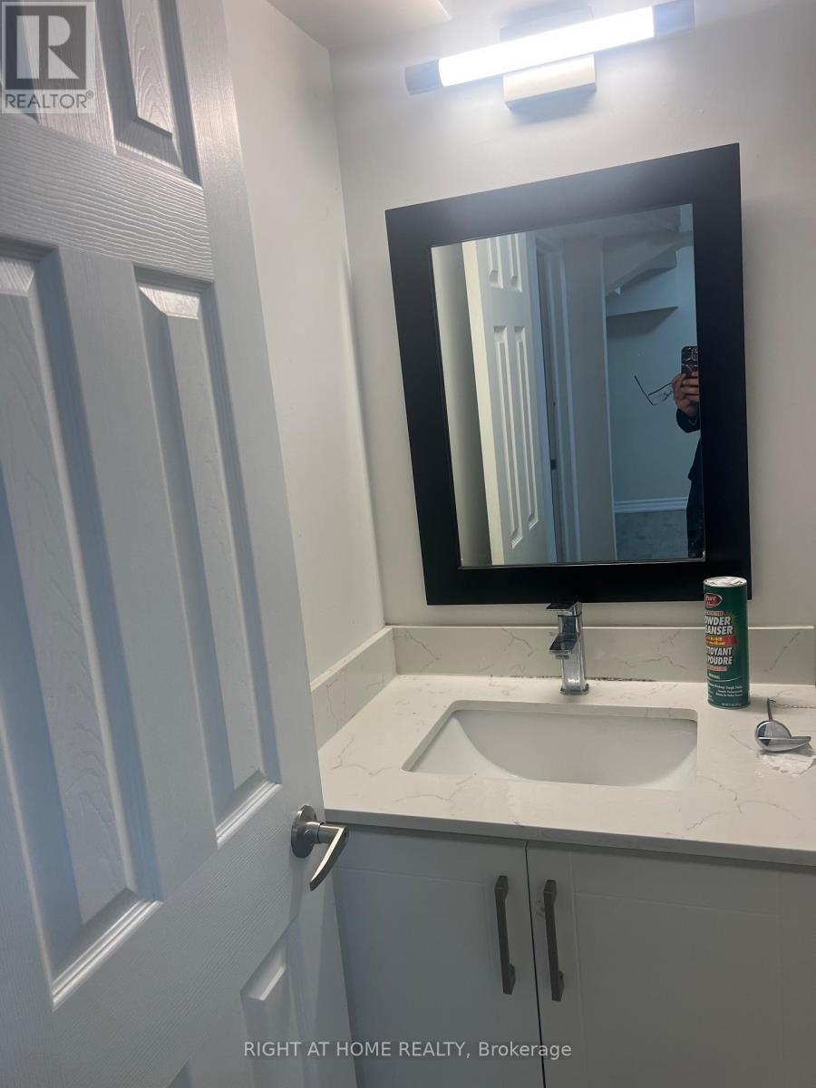 49 Divinity Circle, Brampton, Ontario  L7A 3Y4 - Photo 8 - W12988310