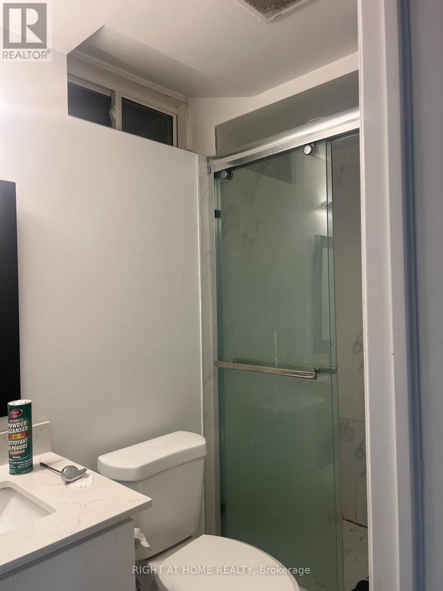 49 Divinity Circle, Brampton, Ontario  L7A 3Y4 - Photo 9 - W12988310