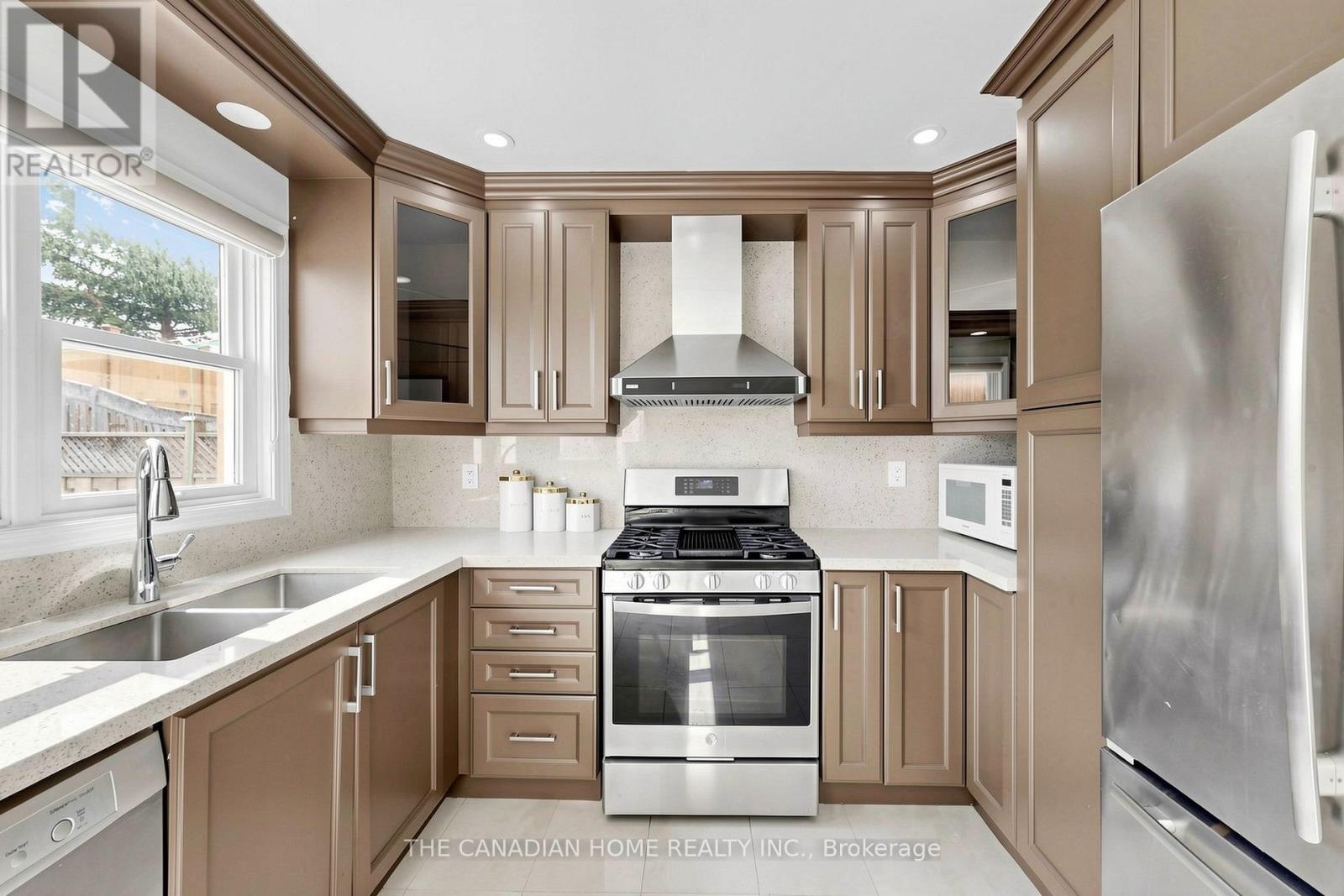 80 Mt Ranier Crescent E, Brampton, Ontario  L6R 2L1 - Photo 16 - W12988322