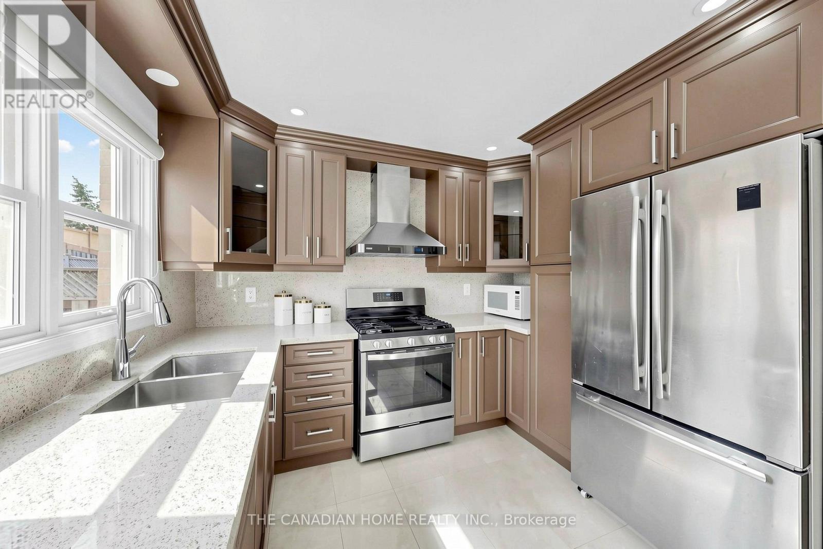 80 Mt Ranier Crescent E, Brampton, Ontario  L6R 2L1 - Photo 17 - W12988322