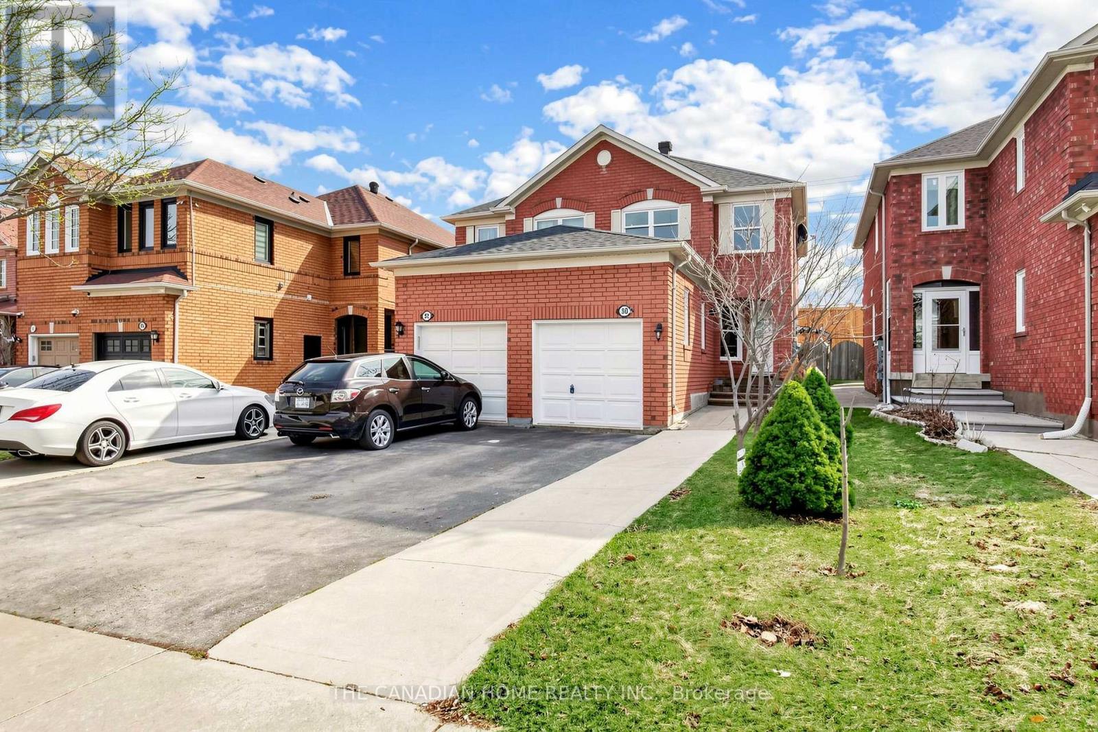 80 Mt Ranier Crescent E, Brampton, Ontario  L6R 2L1 - Photo 2 - W12988322