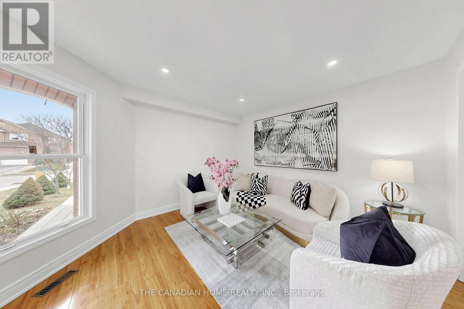 80 Mt Ranier Crescent E, Brampton, Ontario  L6R 2L1 - Photo 8 - W12988322