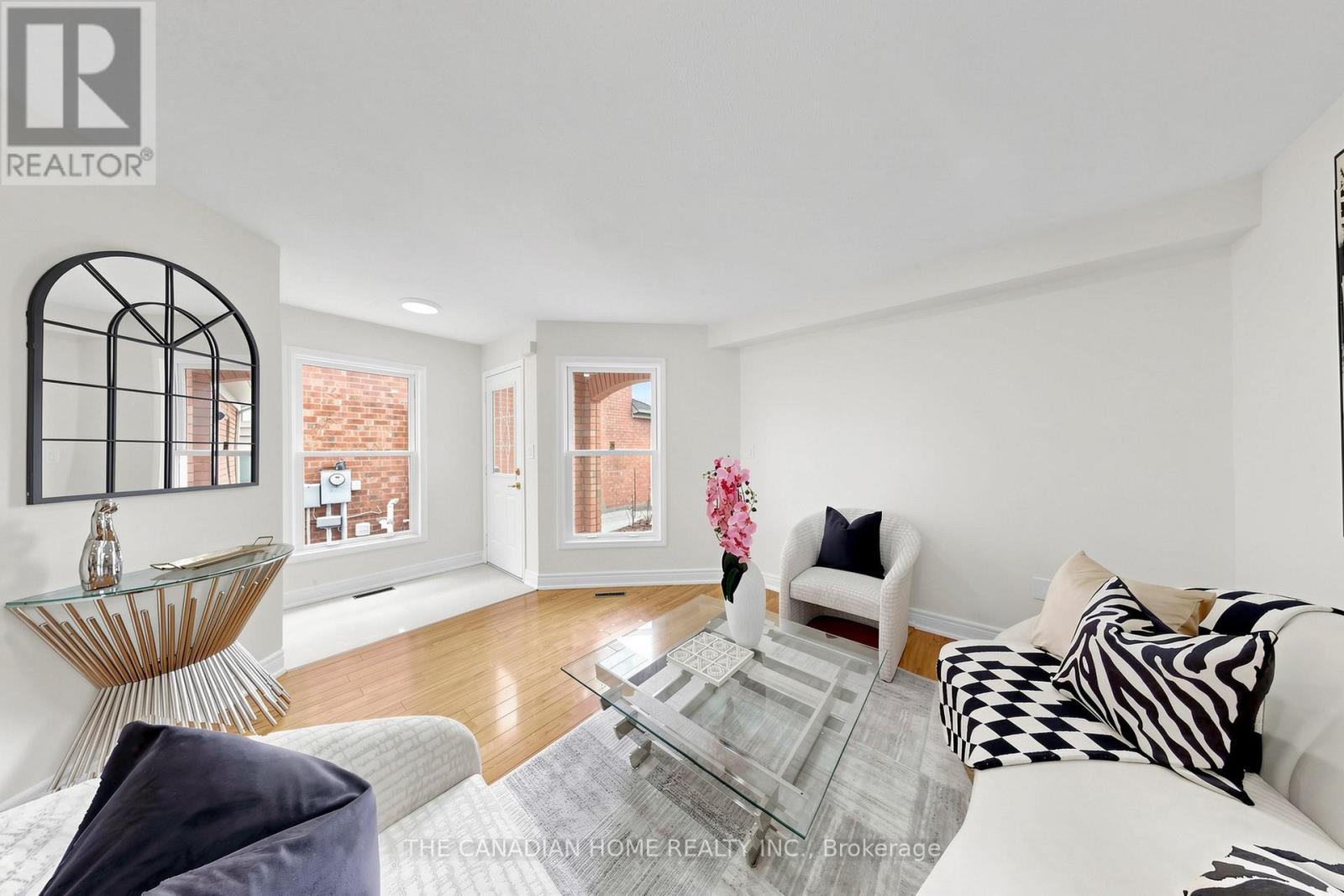 80 Mt Ranier Crescent E, Brampton, Ontario  L6R 2L1 - Photo 9 - W12988322