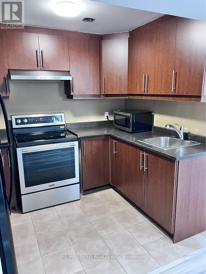 Bsmt - 26 Hardgate Crescent, Brampton, Ontario  L7A 3V5 - Photo 13 - W12988342