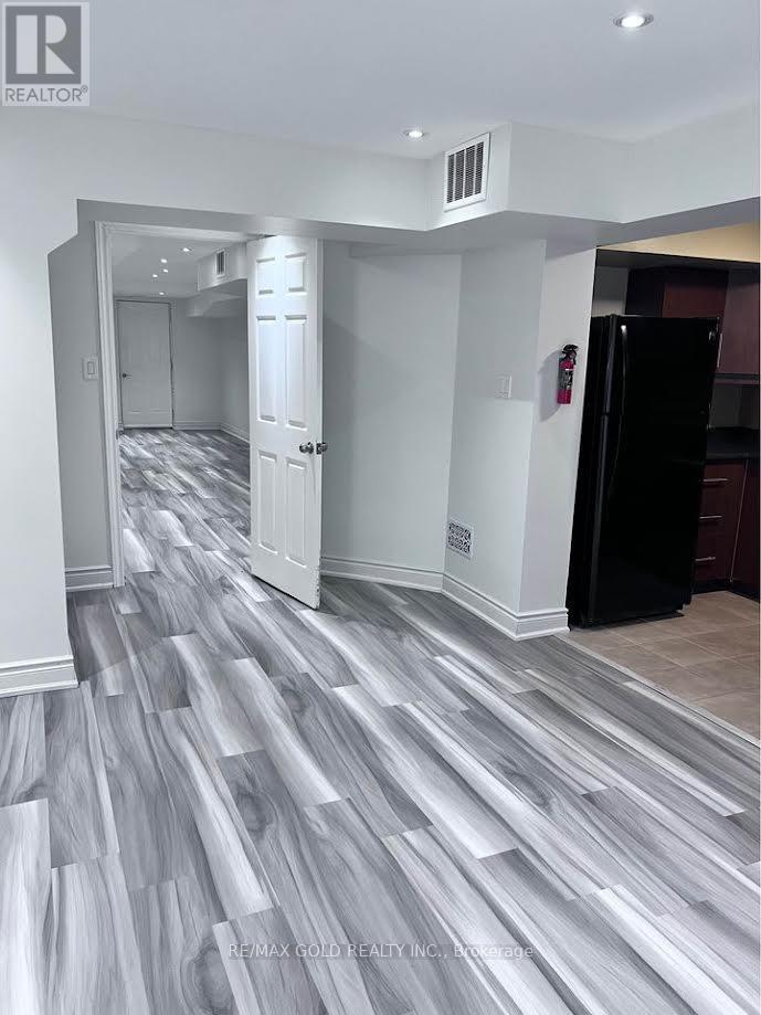 Bsmt - 26 Hardgate Crescent, Brampton, Ontario  L7A 3V5 - Photo 15 - W12988342