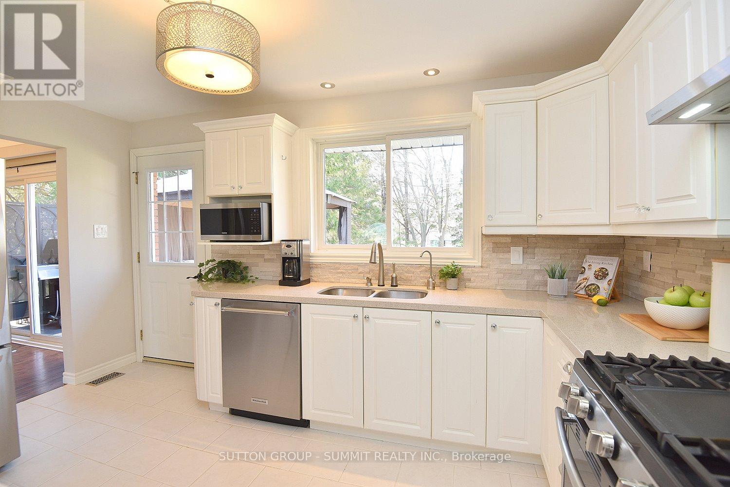 181 Carlisle Road, Hamilton, Ontario  L0R 2H1 - Photo 11 - X12988338