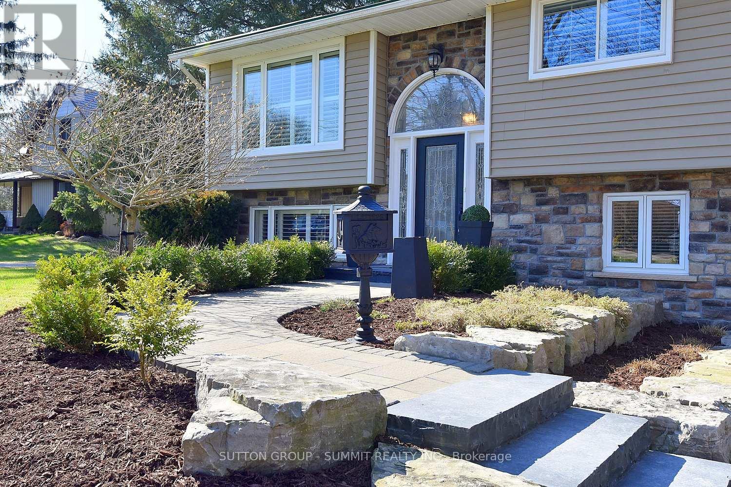 181 Carlisle Road, Hamilton, Ontario  L0R 2H1 - Photo 3 - X12988338