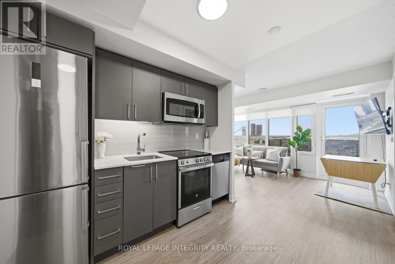 807 - 38 Monte Kwinter Court, Toronto, Ontario M3H 0E2 - Photo 4 - C12988360