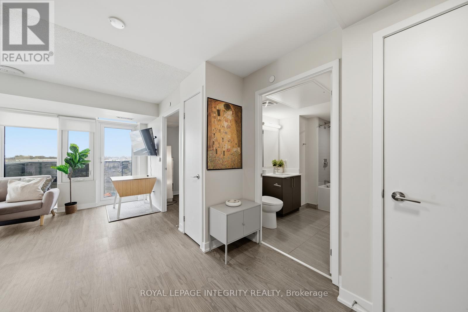 807 - 38 Monte Kwinter Court, Toronto, Ontario M3H 0E2 - Photo 6 - C12988360