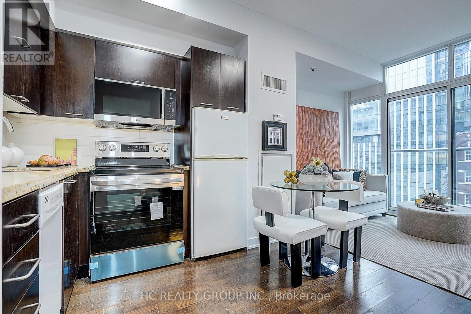 705 - 21 Nelson Street, Toronto, Ontario  M5V 3H9 - Photo 28 - C12988362