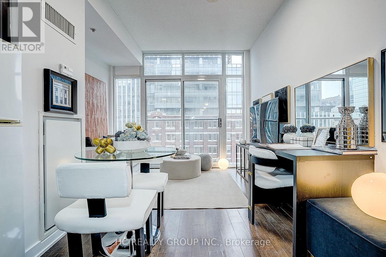 705 - 21 Nelson Street, Toronto, Ontario  M5V 3H9 - Photo 7 - C12988362