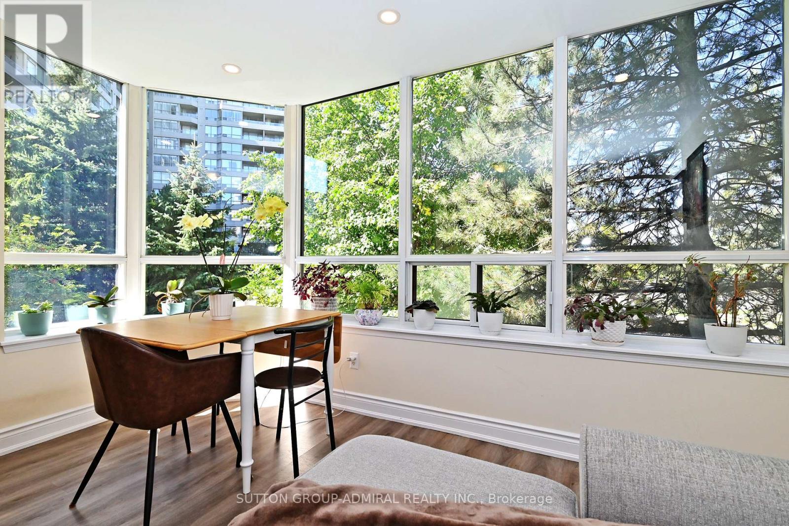 203 - 91 Townsgate Drive, Vaughan, Ontario L4J 8E8 - Photo 12 - N12988358