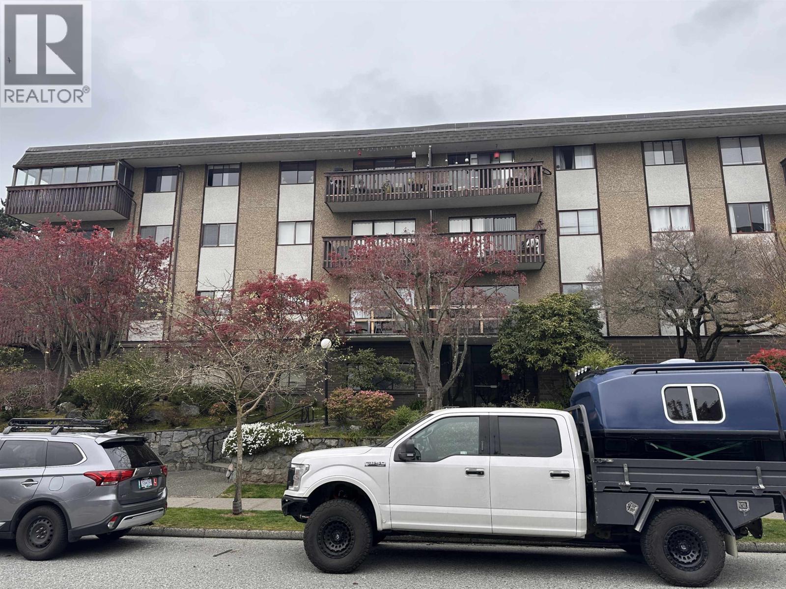 205 120 E 4th Street, North Vancouver, British Columbia  V7L 1H6 - Photo 2 - R3109945