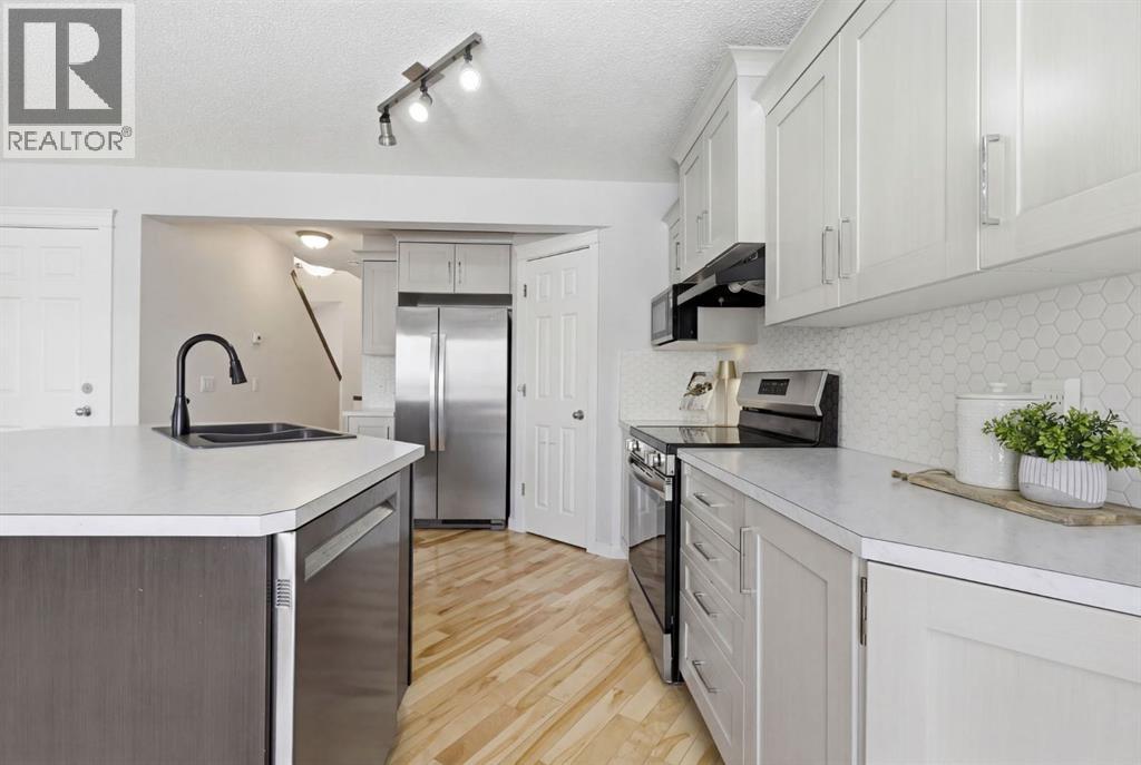 30 Crystalridge Close, Okotoks, Alberta  T1S 1X5 - Photo 12 - A2297766