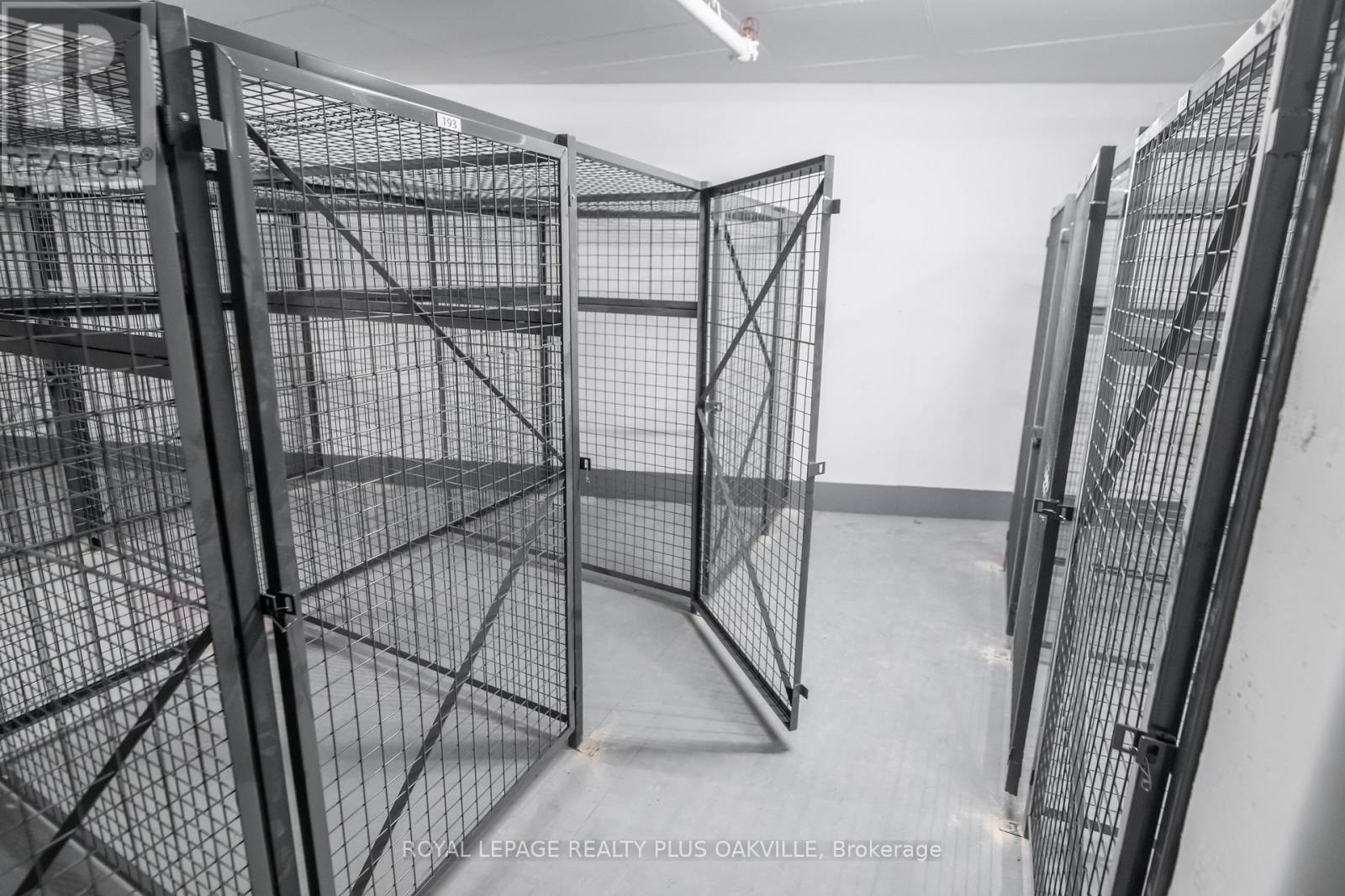 1505 - 488 Burnhamthorpe Road W, Mississauga, Ontario  L5B 0R4 - Photo 31 - W12988364