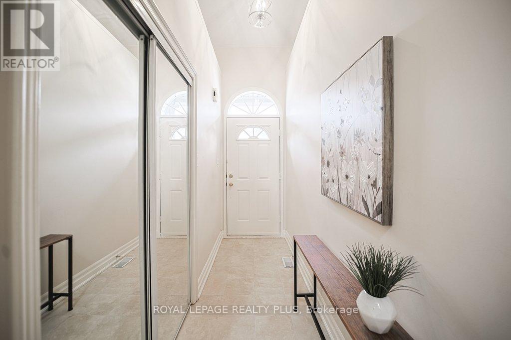 7 - 1010 Cristina Court, Mississauga, Ontario  L5J 4T7 - Photo 13 - W12988370