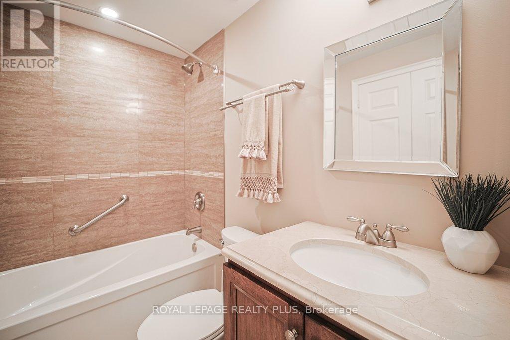 7 - 1010 Cristina Court, Mississauga, Ontario  L5J 4T7 - Photo 21 - W12988370